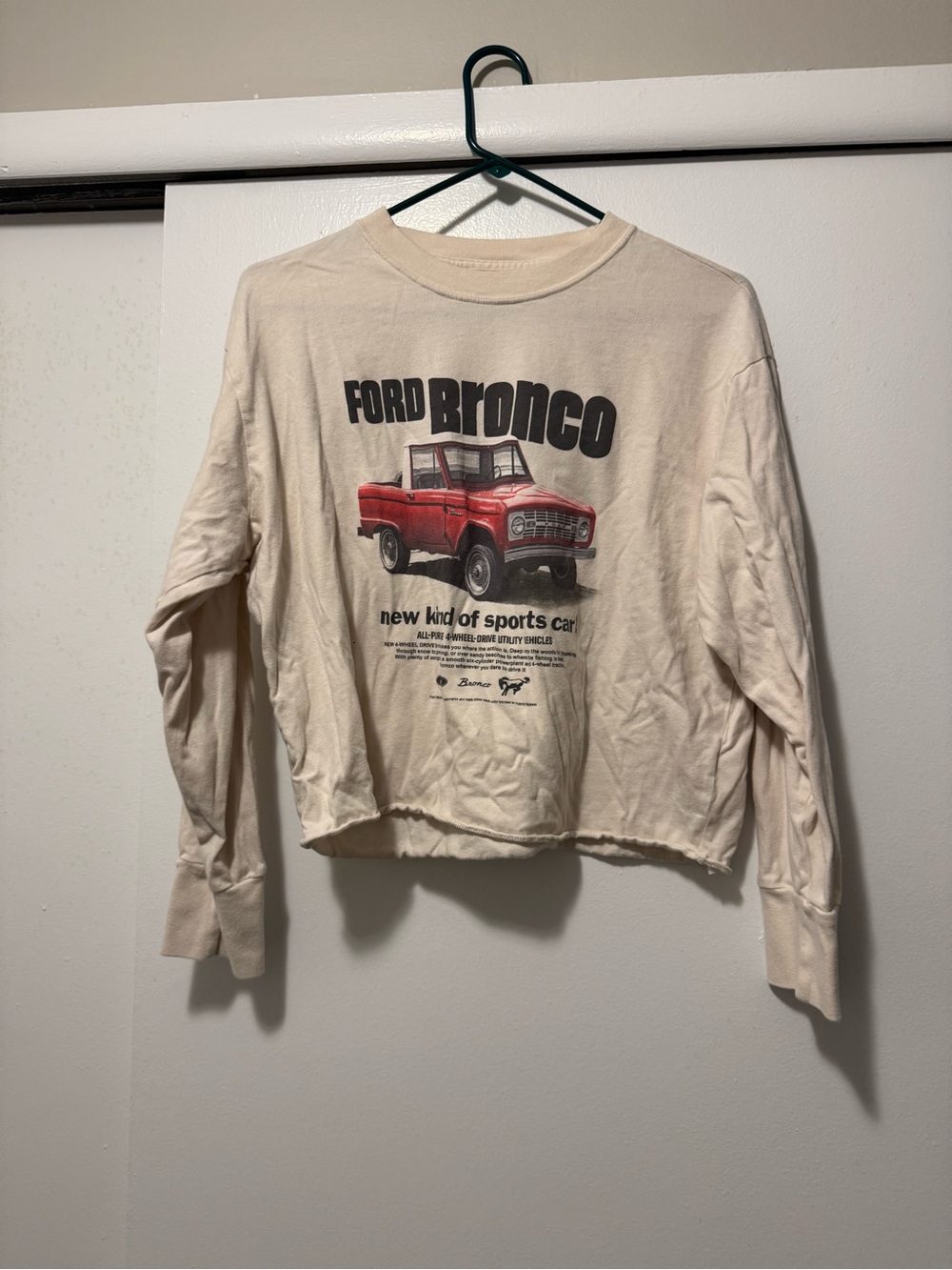 Abercrombie & Fitch Cream Crewneck Tee